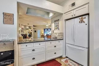 Photo #5: 6593797 Listing