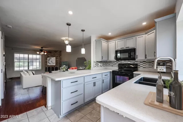 MLS: 6593986 Condo For Sale