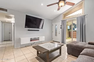 Photo #6: 6594061 Listing 