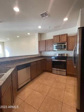 Photo #3: 6594167 Listing