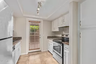 Photo #6: 6594194 Listing