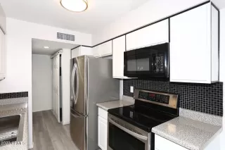 Photo #3: 6594739 Listing