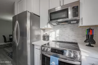 Photo #4: 6595363 Listing