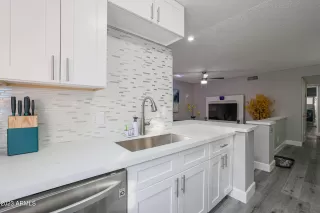 Photo #5: 6595363 Listing