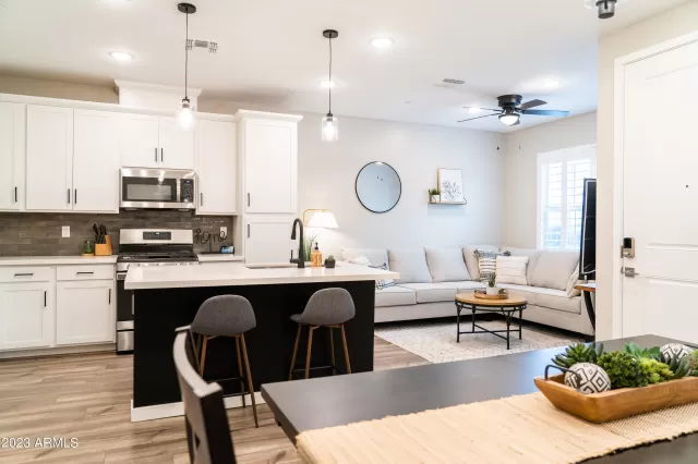 MLS: 6595400 Condo For Sale