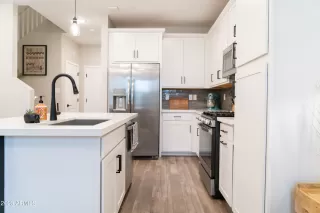 Photo #2: 6595400 Listing