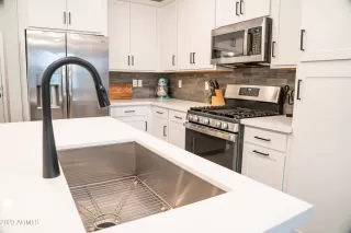 Photo #3: 6595400 Listing