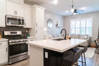 Photo #4: 6595400 Listing