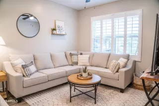 Photo #5: 6595400 Listing