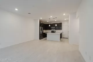 Photo #2: 6595628 Listing