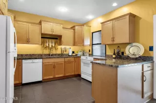 Photo #2: 6595992 Listing