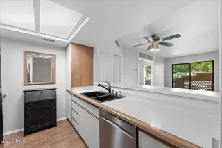 Photo #2: 6595994 Listing