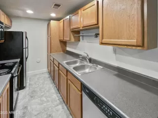 Photo #5: 6596607 Listing