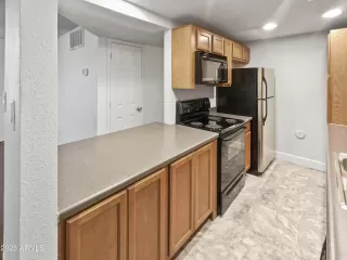 Photo #6: 6596607 Listing