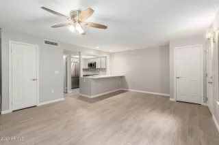 Photo #3: 6596647 Listing