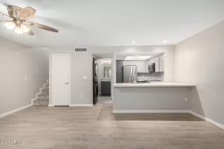 Photo #5: 6596647 Listing