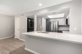 Photo #6: 6596647 Listing