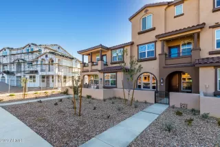 Photo #5: 6596697 Listing