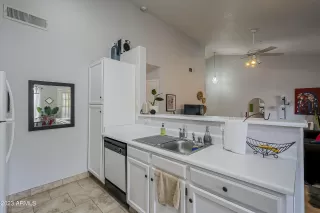 Photo #2: 6596736 Listing