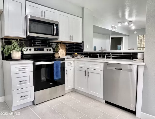 MLS: 6596842 Condo For Sale