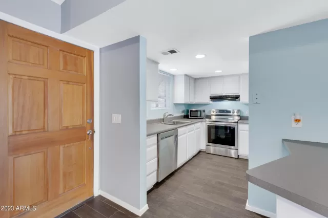 MLS: 6596973 Condo For Sale