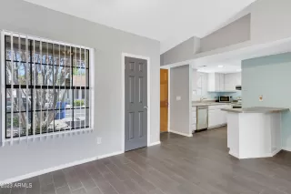 Photo #6: 6596973 Listing