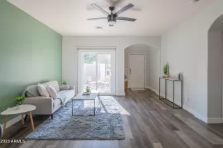 Photo #3: 6596986 Listing