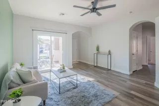 Photo #5: 6596986 Listing