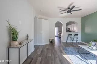 Photo #6: 6596986 Listing