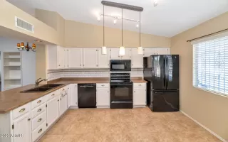 Photo #2: 6597037 Listing