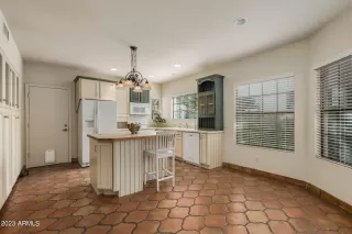 Photo #3: 6597359 Listing