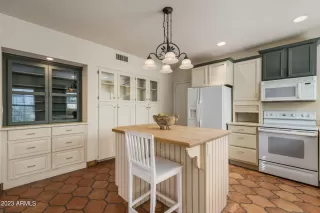 Photo #4: 6597359 Listing