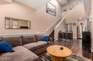 Photo #5: 6597641 Listing