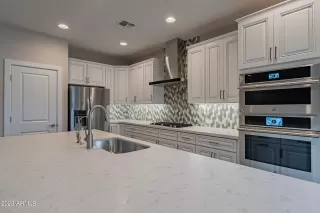 Photo #5: 6597679 Listing 