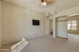 Photo #4: 6598056 Listing