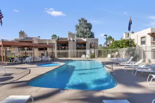 Photo #5: 6598056 Listing