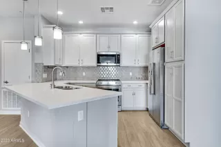 Photo #3: 6598086 Listing 