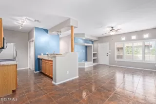 Photo #6: 6598520 Listing