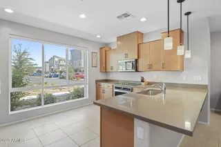 Photo #4: 6598911 Listing