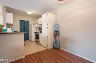 Photo #5: 6599030 Listing