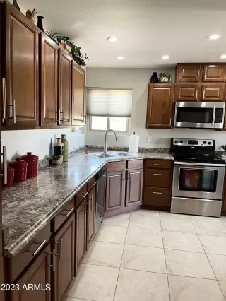 Photo #3: 6599067 Listing 