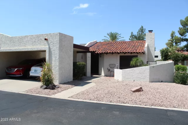 MLS: 6599500 Condo For Sale