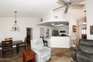 Photo #3: 6599595 Listing