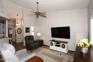 Photo #5: 6599595 Listing