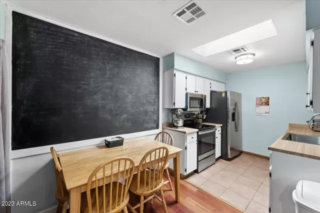 MLS: 6600088 Condo For Sale