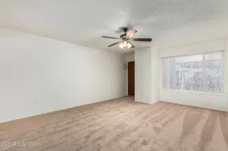 Photo #5: 6600280 Listing