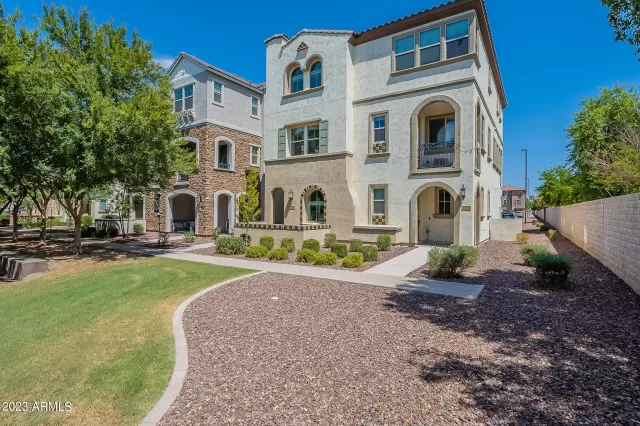 MLS: 6600659 Condo For Sale