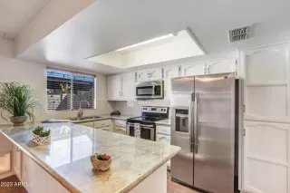 Photo #5: 6602057 Listing 