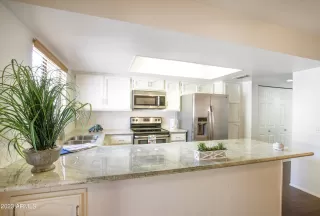 Photo #6: 6602057 Listing 