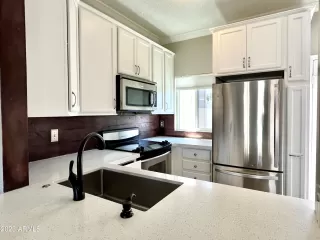 Photo #5: 6602554 Listing